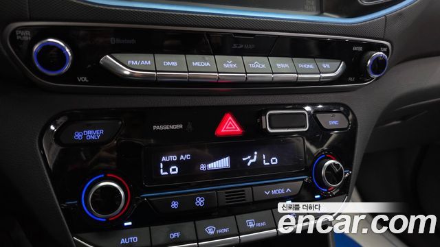 Hyundai Ioniq 2016 — photo 24