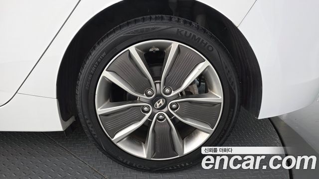 Hyundai Ioniq 2016 — photo 7