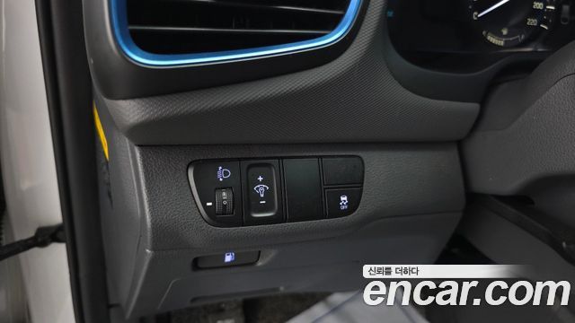 Hyundai Ioniq 2016 — photo 27