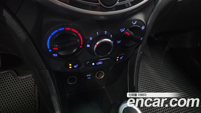 Hyundai Accent 2016 — photo 22