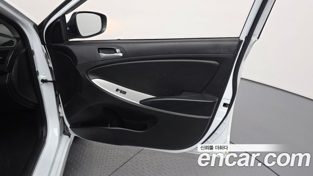 Hyundai Accent 2016 — photo 14