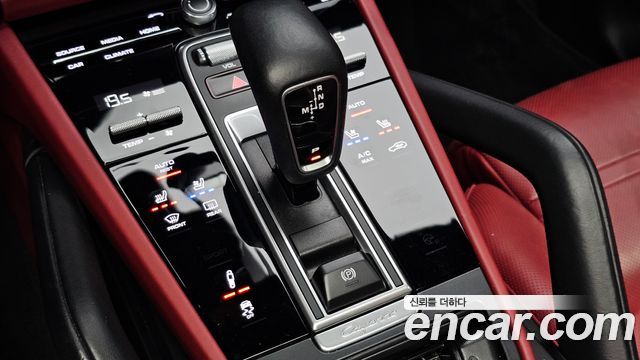 Porsche Cayenne 2019 — photo 12