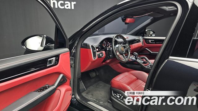 Porsche Cayenne 2019 — photo 13