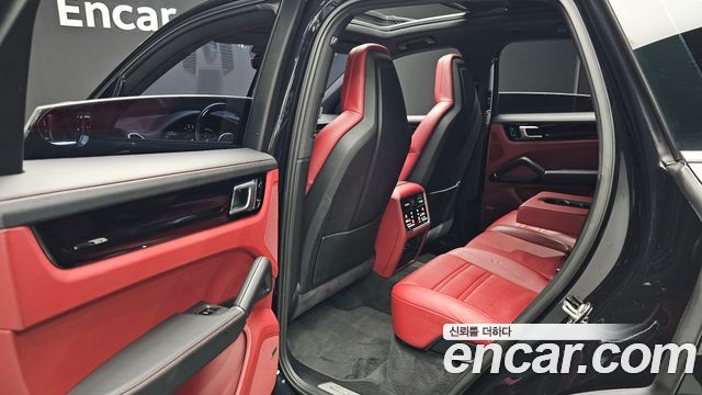 Porsche Cayenne 2019 — photo 17
