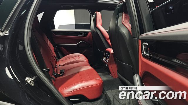 Porsche Cayenne 2019 — photo 18