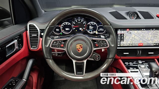 Porsche Cayenne 2019 — photo 19