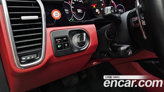 Porsche Cayenne 2019 — photo 20