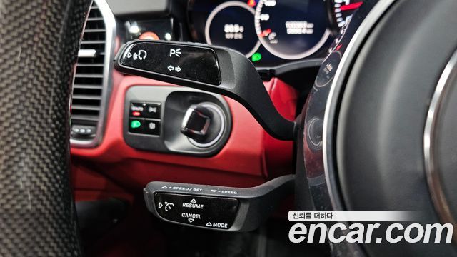 Porsche Cayenne 2019 — photo 21