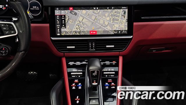 Porsche Cayenne 2019 — photo 23