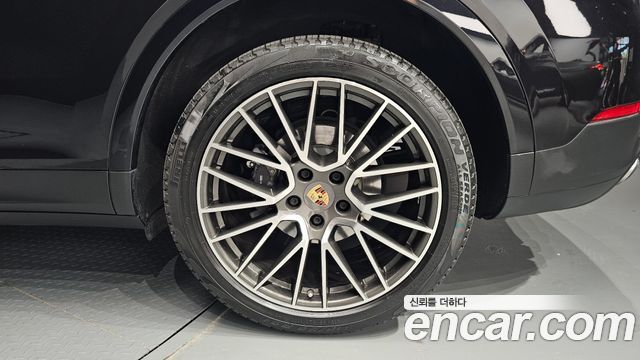 Porsche Cayenne 2019 — photo 7