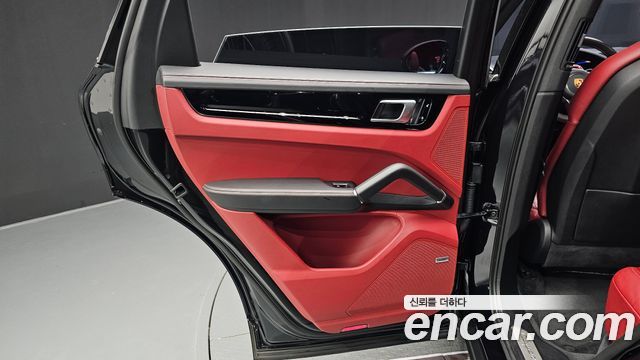 Porsche Cayenne 2019 — photo 15