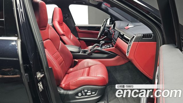 Porsche Cayenne 2019 — photo 16