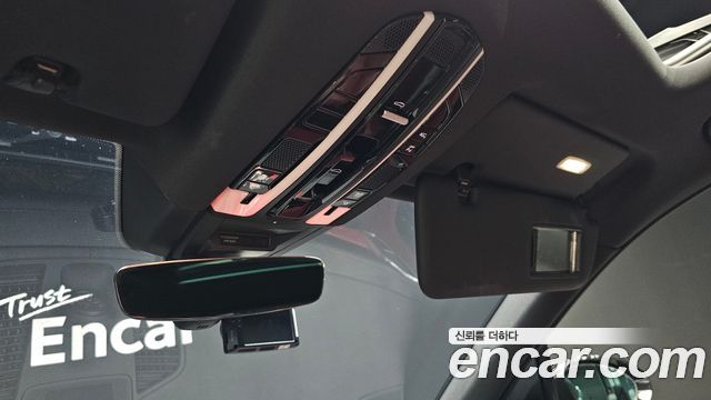 Porsche Cayenne 2019 — photo 30
