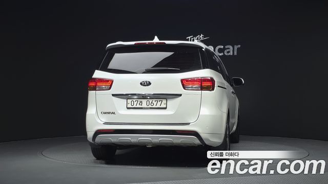 Kia Canival 2017 — photo 4