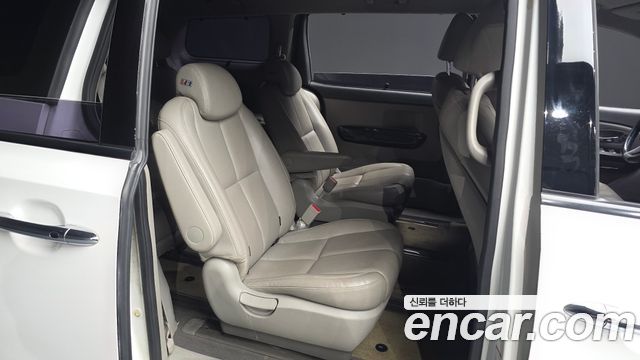 Kia Canival 2017 — photo 17