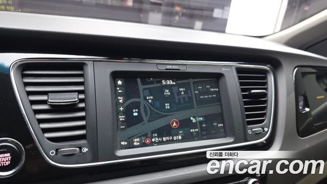 Kia Canival 2017 — photo 21