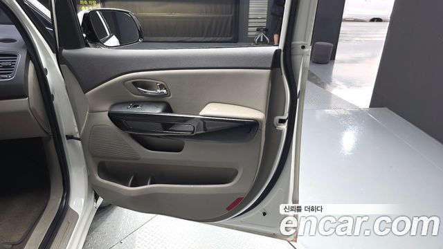 Kia Canival 2017 — photo 15