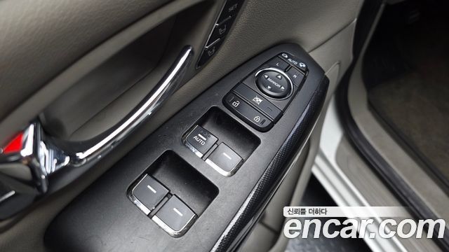 Kia Canival 2017 — photo 30