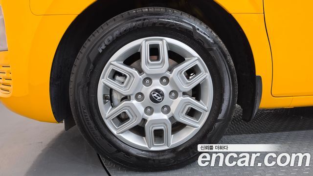 Hyundai Staria 2025 — photo 5