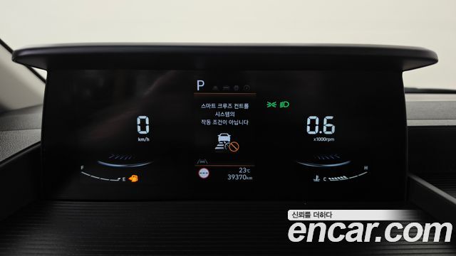 Hyundai Staria 2025 — photo 11