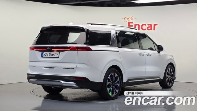 Kia Canival 2021 — photo 2