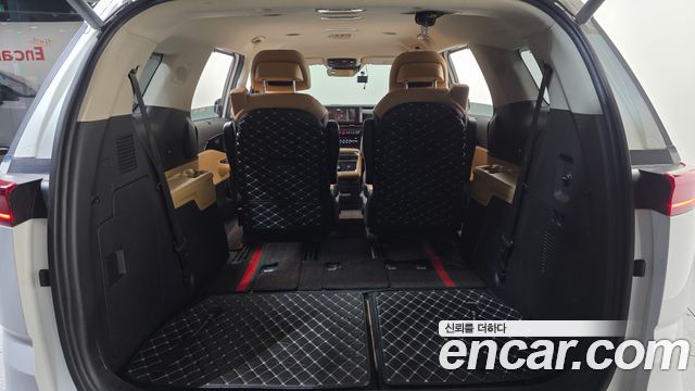 Kia Canival 2021 — photo 16