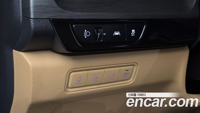 Kia Canival 2021 — photo 18