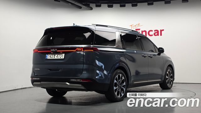 Kia Canival 2023 — photo 2
