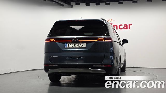 Kia Canival 2023 — photo 4
