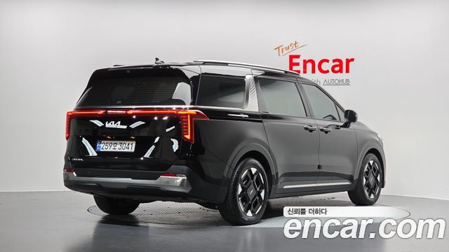 Kia Canival 2025 — photo 2