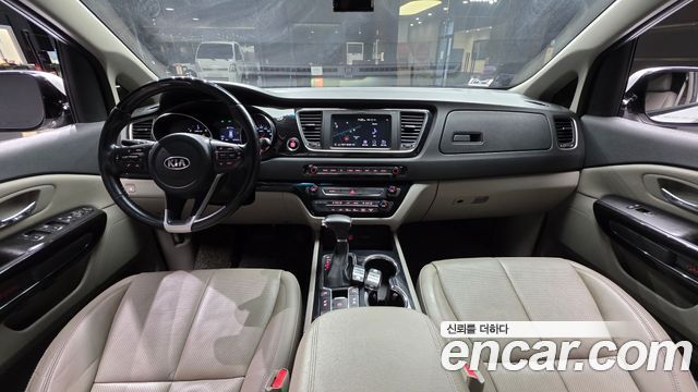 Kia Canival 2019 — photo 10