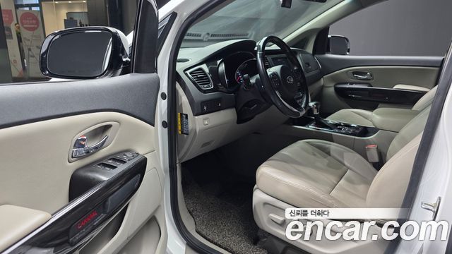 Kia Canival 2019 — photo 13