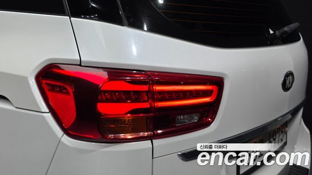 Kia Canival 2019 — photo 9