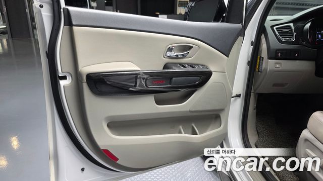 Kia Canival 2019 — photo 15