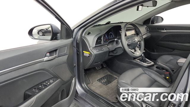 Hyundai AVANTE 2020 — photo 13