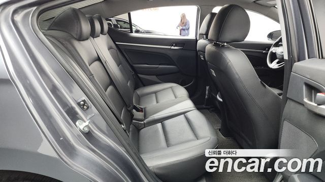 Hyundai AVANTE 2020 — photo 17