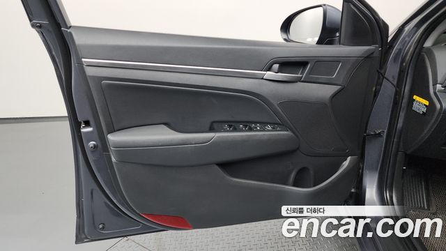 Hyundai AVANTE 2020 — photo 14