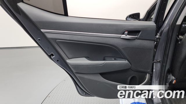 Hyundai AVANTE 2020 — photo 15