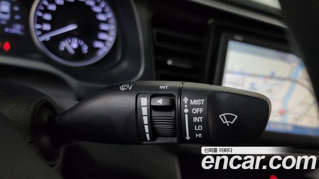 Hyundai AVANTE 2020 — photo 32