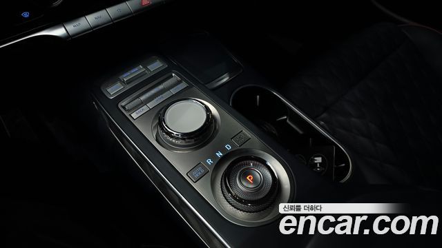 Genesis GV70 2023 — photo 12