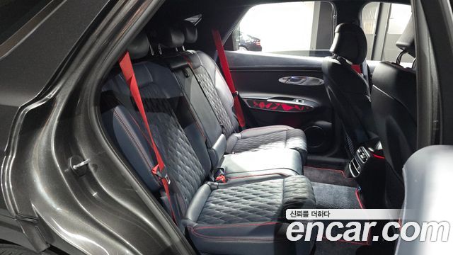 Genesis GV70 2023 — photo 17