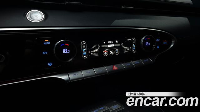 Genesis GV70 2023 — photo 26