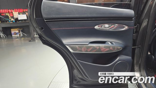 Genesis GV70 2023 — photo 15