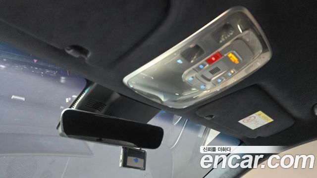 Genesis GV70 2023 — photo 27
