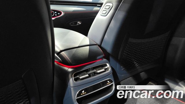 Genesis GV70 2023 — photo 29