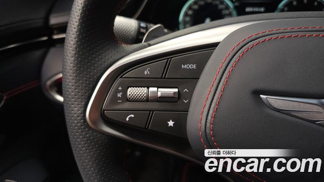 Genesis GV70 2023 — photo 31