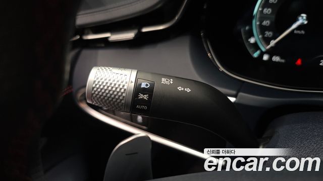 Genesis GV70 2023 — photo 33
