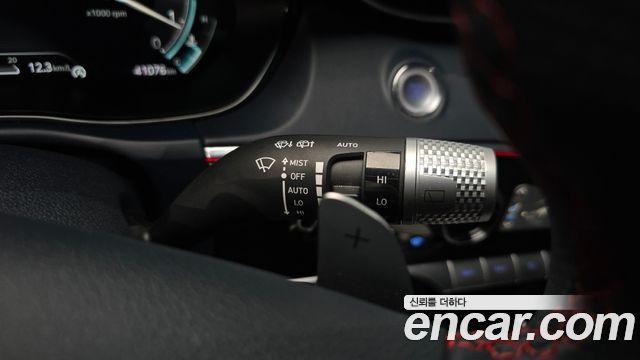 Genesis GV70 2023 — photo 34