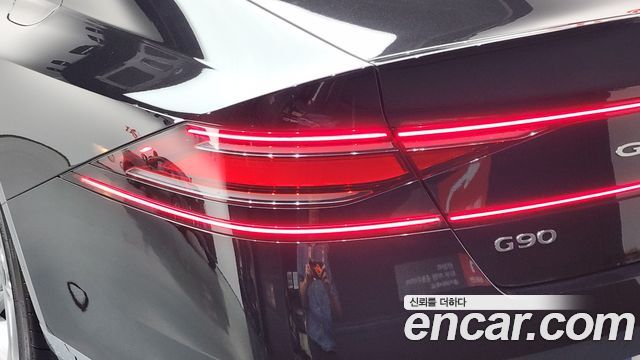 Genesis G90 2023 — photo 9