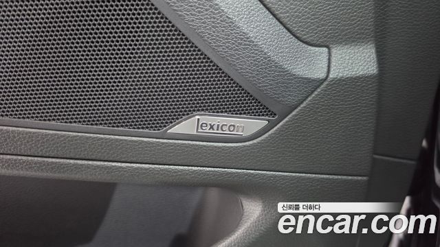 Genesis G80 2018 — photo 34